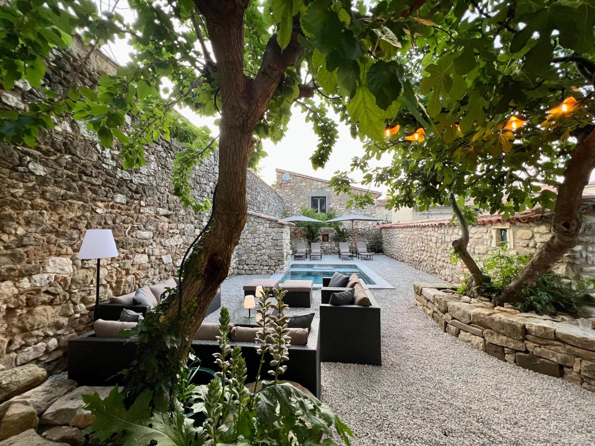 Maison Erica Hotel Saint-Mamert-du-Gard Ngoại thất bức ảnh